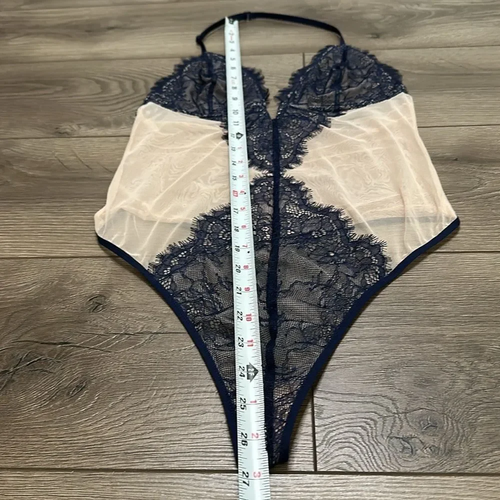 Victoria’s Secret V Wire Beige And Blue Lace V-String Teddy Bodysuit Size Medium